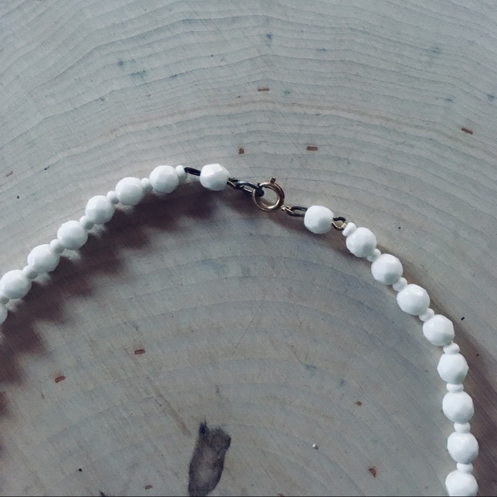 b e a d e d • Necklace - Picture 3 of 5